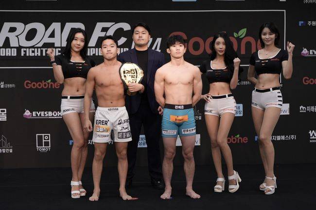 이정현은 26일 서울 홍은동에 있는 스위스 그랜드호텔 컨벤션센터 3층 에메랄드홀에서 진행된 굽네 ROAD FC 074 계체량을 통과했다. 이정현은 27일 안산상록수체육관에서 편예준과 싸운다. / 로드FC