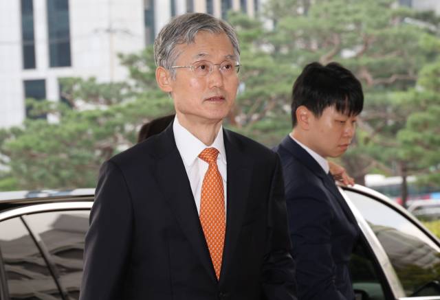 ▲조희대 대법원장이 26일 서울 서초구 대법원으로 출근하고 있다. ⓒ연합뉴스