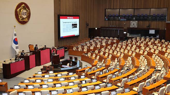 국민의힘 최형두 의원이 26일 서울 여의도 국회 본회의에서 방송미디어통신위원회의 설치 및 운영에 관한 법률안에 대한 무제한 토론을 하고 있다. (사진=연합뉴스)