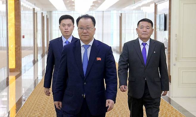 김선경 외무성 부상을 단장으로 하는 북한 대표단이 유엔총회 제80차 회의에 참가하기 위해 지난 25일 평양을 출발했다고 조선중앙통신이 26일 보도했다. 조선중앙통신연합뉴스