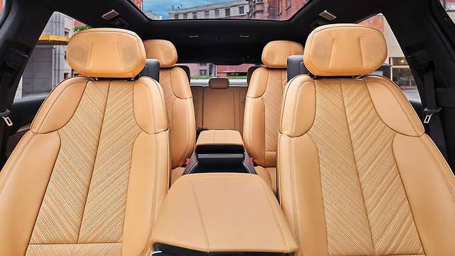 캐딜락 에스컬레이드 IQ 실내