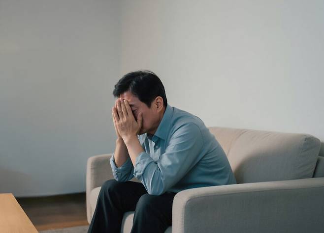 우울증이 있어도 체중이 늘어난다. 치료약 부작용이 원인일 수도 있고 활동량이 떨어져 체중 증가를 유발할 수 있다. 사진=클립아트코리아