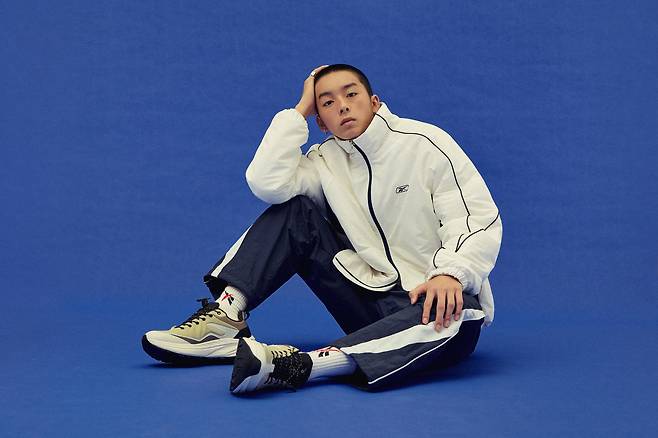 프리미어 트랙 경량패딩 컬렉션.(리복제공)