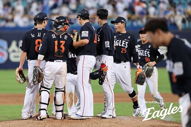한화 선수들이 대구 삼성라이온즈파크에서 열린 삼성전 승리 후 세리머니를 펼치고 있다. 사진 | 한화 이글스