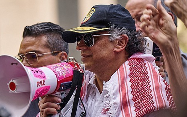 뉴욕 시위 참가한 구스타보 페트로 콜롬비아 대통령 / 사진=뉴욕 로이터 연합뉴스