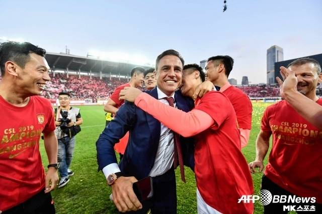 중국 매체 ‘소후닷컴’ 역시 “중국축구협회가 칸나바로에게 감독 제의를 했다고 한다. 만약 사실이라면 우리는 2034년 월드컵을 준비해야 할 것이다”라고 비판했다. 사진=AFPBBNews=News1