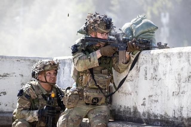 육군이 지난 22일부터 26일까지 강원 인제군 육군 과학화전투훈련단에서 제3회 국제 과학화전투 경연대회를 실시했다고 27일 밝혔다. 사진은 도시지역 교장에서 한국군과 국가대항전투를 실시하고 있는 미군의 모습. 육군 제공