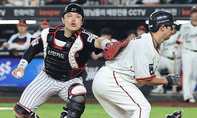 26일 대전 한화생명 볼파크에서 열린 프로야구 '2025 신한 SOL뱅크 KBO 리그' LG 트윈스와 한화 이글스의 경기, 노시환이 득점에 성공하고 있다. 뉴스1