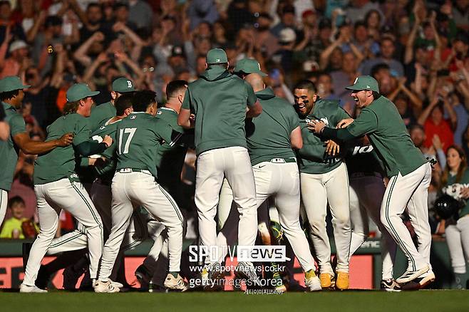 ▲ 보스턴 레드삭스가 끝내기 승리로 포스트시즌 진출을 확정했다. 2021년 아메리칸리그 챔피언십시리즈 진출 이후 4년 만의 포스트시즌 복귀다.