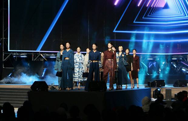 지난해 천연염색 패션쇼의 모습. <나주시 제공>