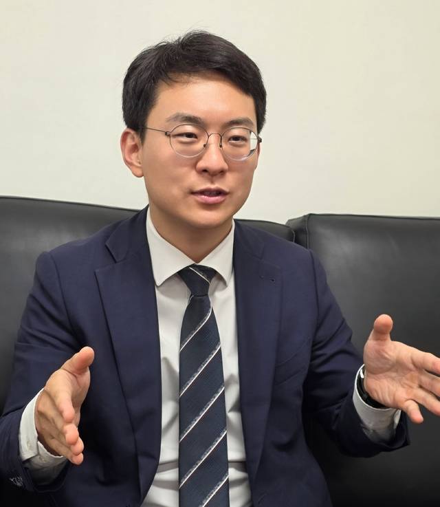 더불어민주당 박지원 최고위원이 전북일보와 인터뷰를 하고 있다./사진=김윤정 기자