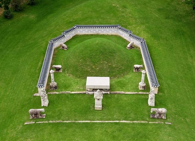 ▲ 온릉 능침 전경(궁능유적본부)
