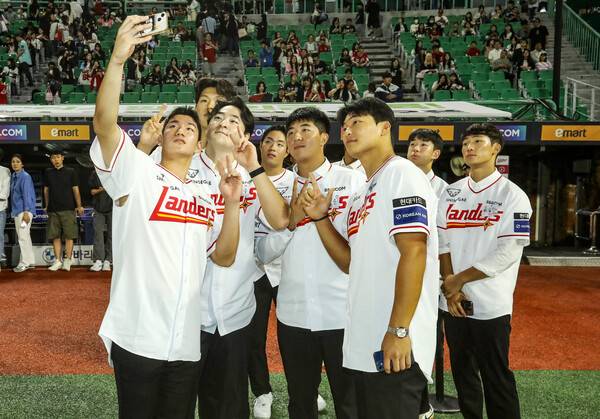 2026 신인 선수들의 모습. 전원 계약 완료했다. (사진=SSG랜더스)