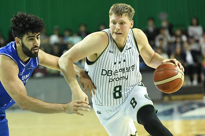 원주 DB 외국인 선수 헨리 엘런슨. (KBL 제공)