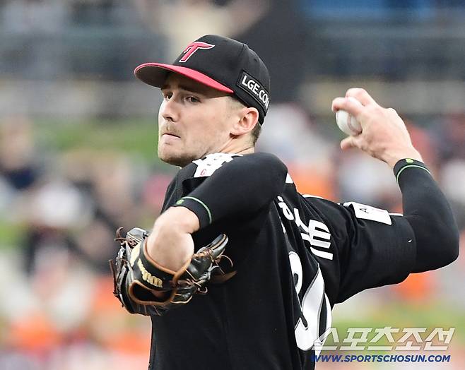 27일 대전 한화생명볼파크에서 열린 KBO리그 한화와 LG의 경기. 투구를 준비하고 있는 LG 톨허스트. 대전=송정헌 기자songs@sportschosun.com/2025.09.27/