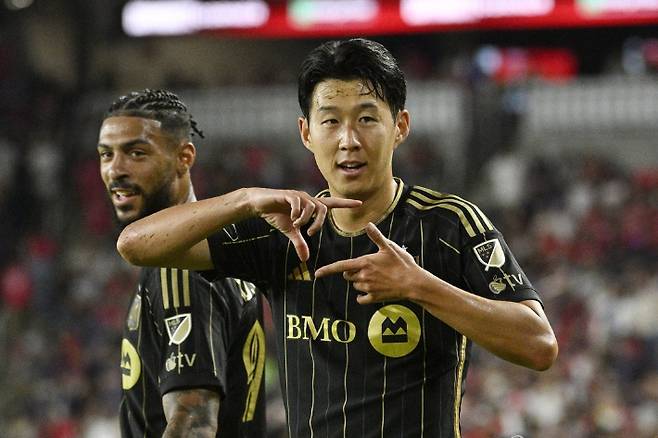 LA FC 공격 듀오 부앙카(왼쪽)와 손흥민. 연합뉴스