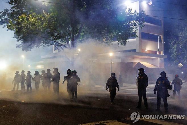 ICE 단속 현장 [로이터 연합뉴스 자료사진. 재판매 및 DB 금지] ※ 사진은 기사와 직접적인 관련은 없음.