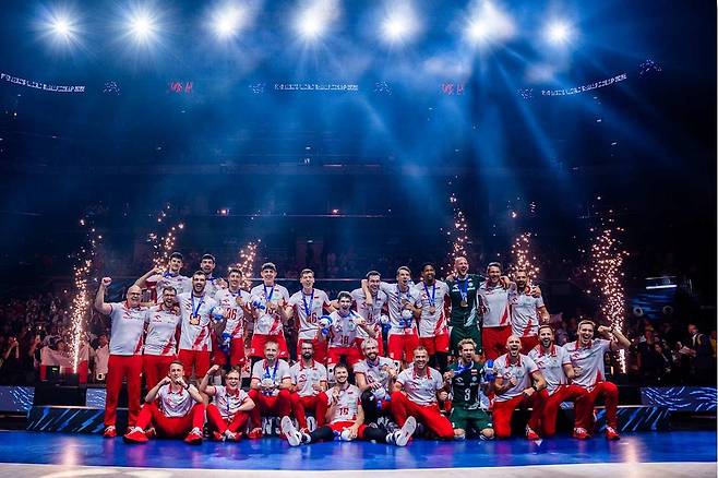 세계선수권 동메달을 차지한 폴란드 남자배구 대표팀 [FIVB 홈피 캡처. 재판매 및 DB 금지]