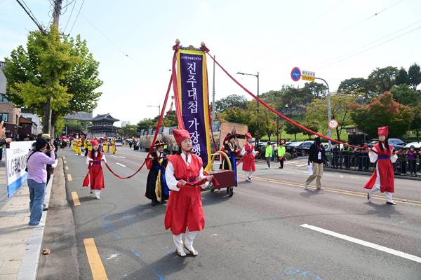 개천예술제 가장행렬