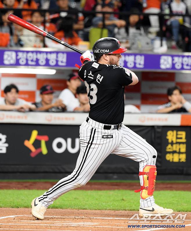 26일 대전 한화생명볼파크에서 열린 한화 이글스와 LG 트윈스의 경기. LG 오스틴이 타격을 하고 있다. 대전=박재만 기자 pjm@sportschosun.com/2025.09.26/