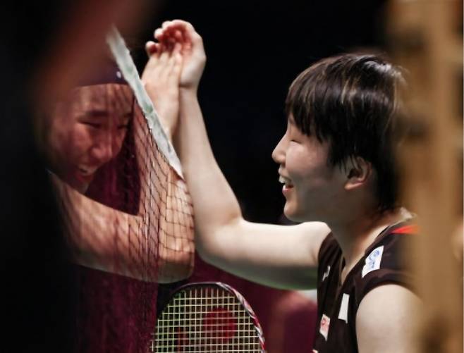 2025 코리아오픈 여자단식 결승에서 다시 숙명적 대결을 펼친 안세영(왼쪽)과 야마구치 아카네. 사진/BWF(세계배드민턴연맹)
