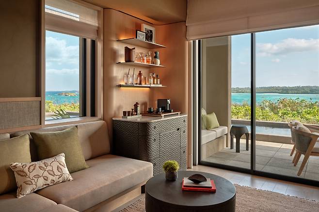 로즈우드 미야코지마의 독채 빌라 내부. /로즈우드 미야코지마