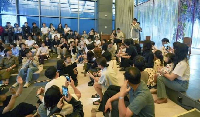 지난 27일 ‘하이브 패밀리 나이트’ 행사 모습. /하이브