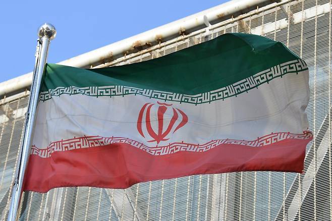 서울 용산구에 위치한 이란 이슬람공화국 대사관에 걸린 이란 국기. 2016.01.05. 서울=뉴시스