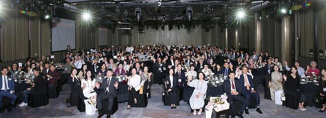 INI 하버드 CEO 프로그램 4기 개막식이 지난달 28일 서울 여의도 페어몬트 앰배서더 그랜드볼룸에서 개최됐다. INI 제공