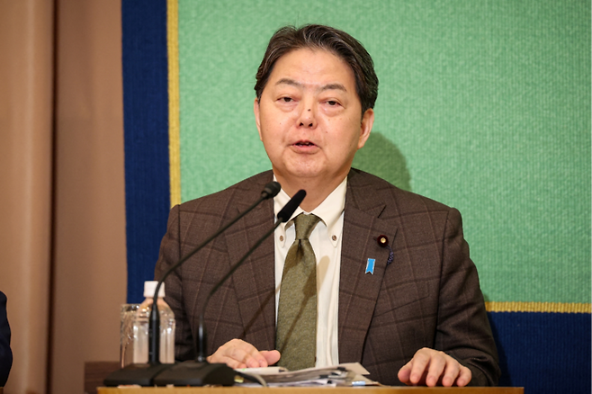 하야시 요시마사 관방장관. 로이터연합뉴스