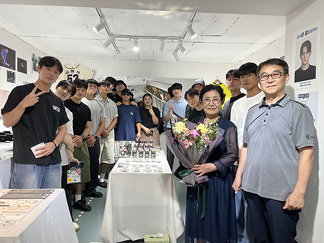 서울특별시 강남구 청담동 편집숍 SAUT CHO:I에서 2025년 9월 4~6일 전시회 ‘SW!TCH: 도전과 성장의 기록’이 개최됐다. 사진=㈜쓰임컴퍼니 제공