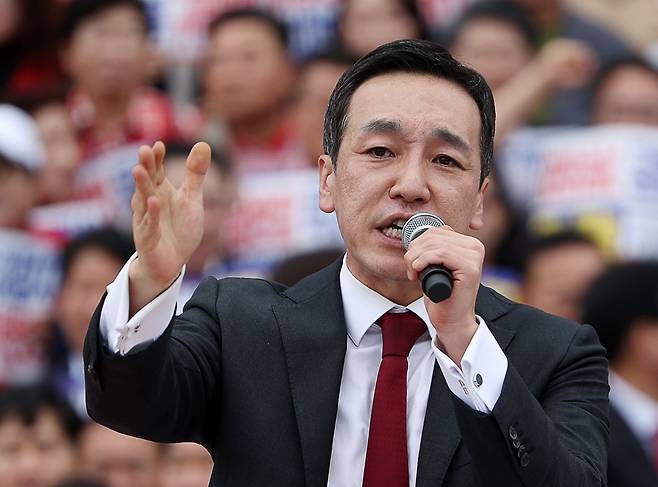 국민의힘 김민수 최고위원이 12일 오후 서울 여의도 국회에서 열린 '야당탄압 독재정치 규탄대회'에서 연설을 하고 있다. 뉴시스