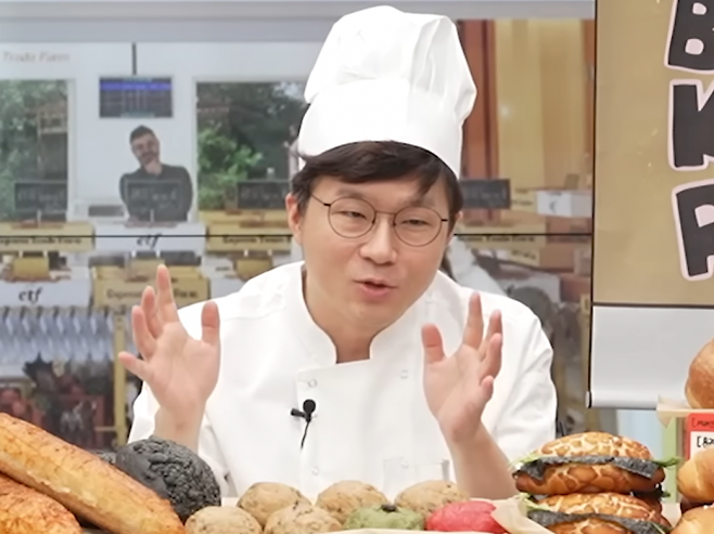 구독자 360만명을 보유한 유튜브 채널 ‘슈카월드’를 운영하는 유명 유튜버 슈카. 유튜브 채널 ‘머니코믹스’ 캡처