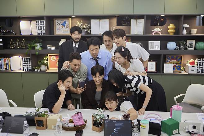 쿠팡플레이 오피스 드라마 ‘직장인들 2’ 한 장면. 사진 쿠팡플레이