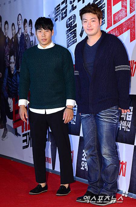 2014시즌 키움 히어로즈의 창단 첫 한국시리즈 진출을 이끌었던 강정호(왼쪽)와 박병호. 사진 엑스포츠뉴스 DB