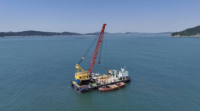 '고려 난파선' 재현을 위한 작업 모습  [국립해양유산연구소 제공. 재판매 및 DB 금지]