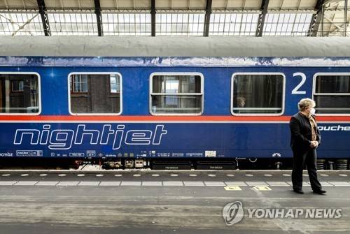야간 열차  [EPA 연합뉴스 자료사진 재판매 및 DB 금지]
