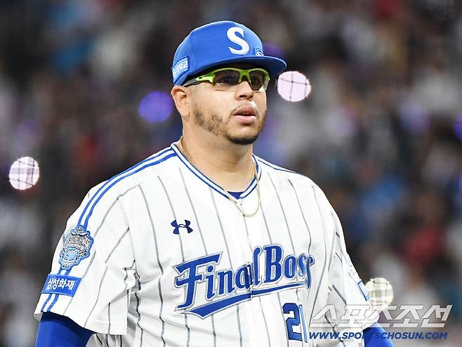 30일 대구 라이온즈파크에서 열린 KIA-삼성전. 7회까지 무실점으로 호투한 후라도가 이닝을 마친 후 마운드를 내려오고 있다. 대구=정재근 기자 cjg@sportschosun.com/2025.9.30/