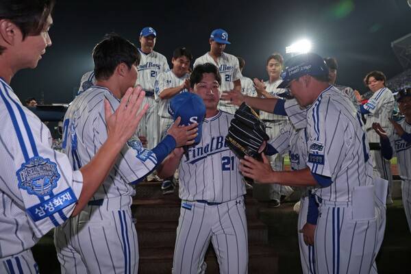 오승환(가운데). ⓒ삼성 라이온즈