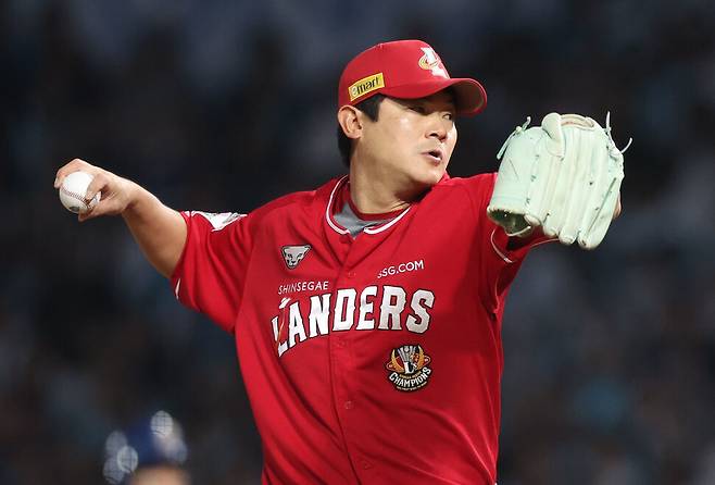 2년 연속 홀드왕에 오른 에스에스지(SSG) 랜더스 노경은. 연합뉴스