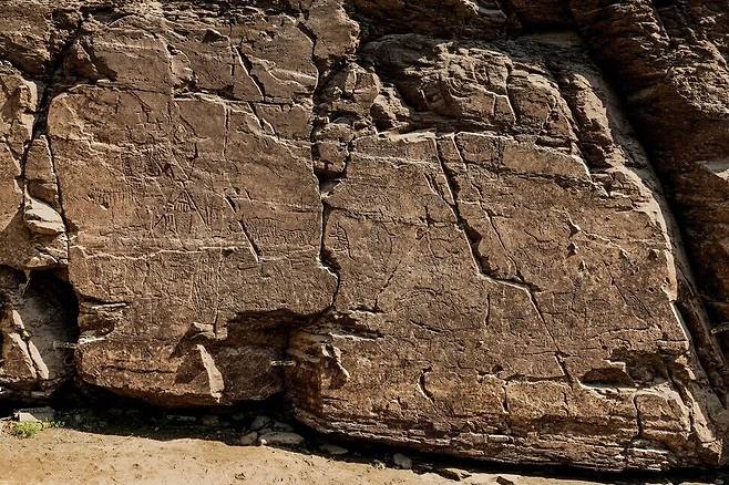 ‘울주 대곡리 반구대 암각화’의 중심 바위. 울산시 제공