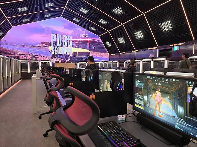 크래프톤 ‘PUBG 성수’ 내 PC방. 사진은 기사 내용과 무관함. [연합]