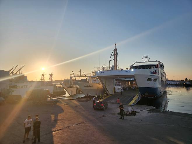 튀니지 제2의 항구 스팍스의 새벽 [임기대 제공. 재판매 및 DB 금지]