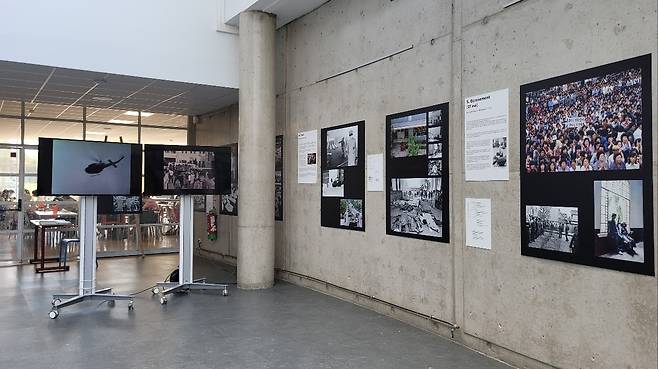 파리 외곽 귀스타브 에펠 대학에서 열린 5·18 사진전 [5·18민주화운동기록관 제공. 재판매 및 DB 금지]