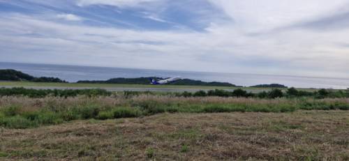 ◇파라타항공이 지난 30일 양양국제공항에서 제주정기노선 취항을 시작했다. 승객 200여명을 태운 제주행 WE6701편 여객기가 활주로에서 이륙하고 있다. 양양=김보경기자