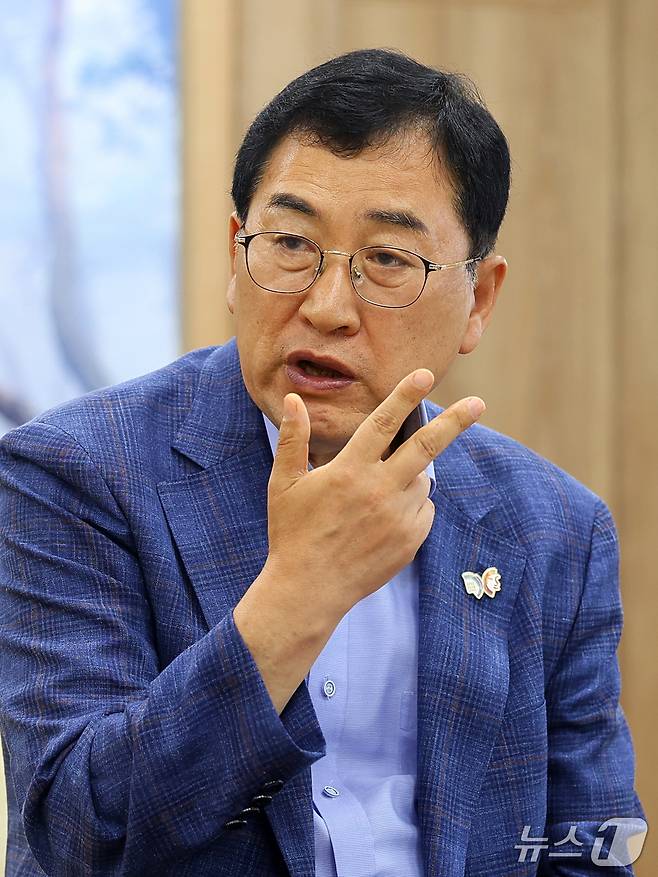 주낙영 경북 경주시장이 APEC 정상회의를 한달 앞두고 준비 상황 등을 설명하고 있다. 2025.10.1/뉴스1 최창호 기자