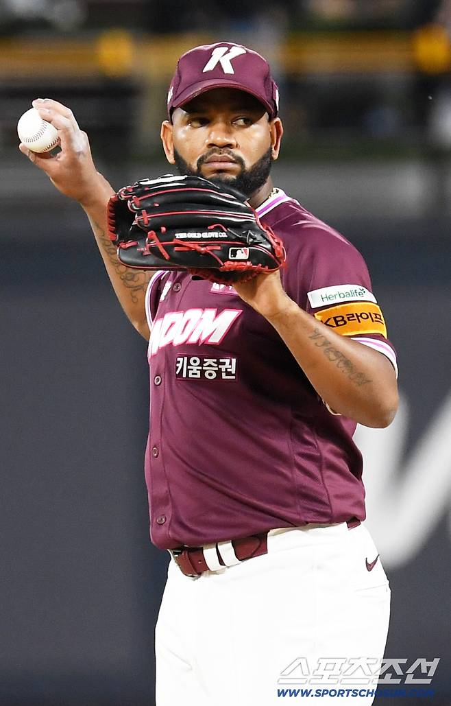 23일 수원KT위즈파크에서 열린 KBO리그 KT 위즈와 키움 히어로즈의 경기. 키움 알칸타라가 역투하고 있다. 수원=박재만 기자 pjm@sportschosun.com/2025.09.23/
