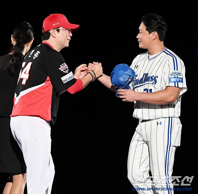 선수협 회장 자격으로 은퇴식에 참석한 양현종