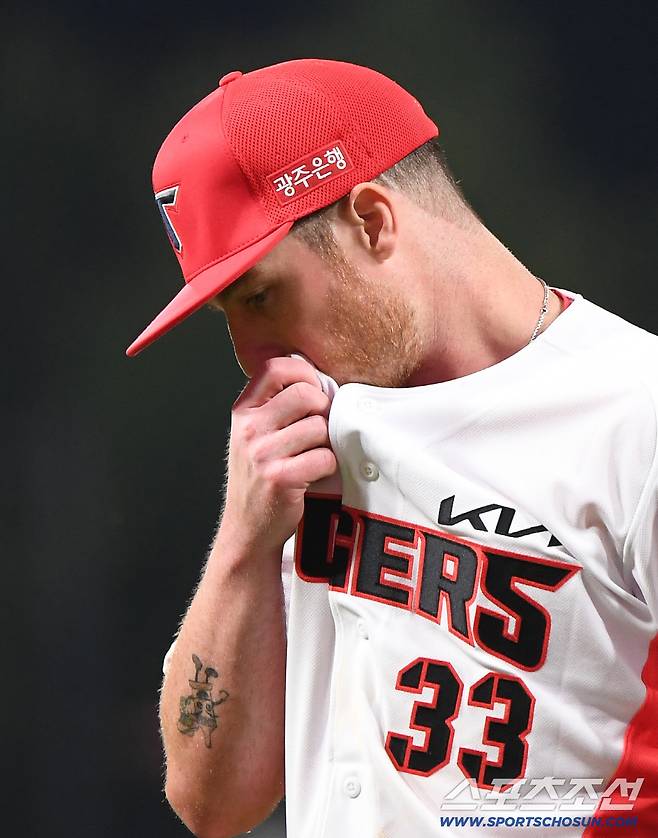 1일 광주 기아챔피언스필드에서 열린 KT-KIA전. KIA 선발투수로 등판한 올러가 1회를 무실점으로 마친 후 내려오고 있다. 광주=정재근 기자 cjg@sportschosun.com/2025.10.1/