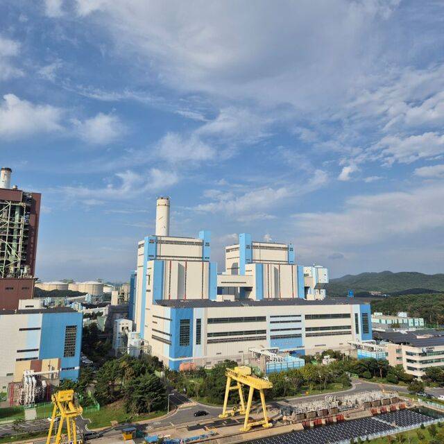 지난달 30일 촬영한 한국중부발전 보령발전본부 화력발전소 7~8호기. / 정다운 기자